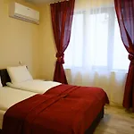 Hotel Leda