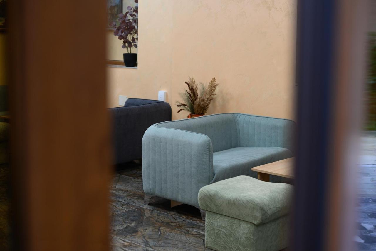 Hotel Leda